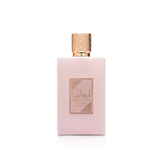 Un parfum care cucereste simturile cu un amestec seducator de fructe zemoase si flori delicate, asezate pe o baza calda si senzuala de mosc si ambra